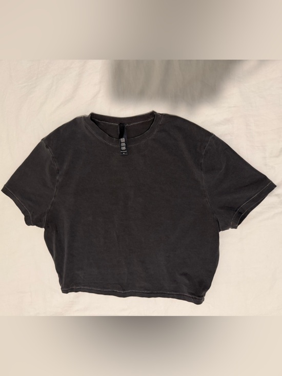 SKIMS Tops - SKIMS Grey Cropped Short Sleeve Tee Outdoor Collection